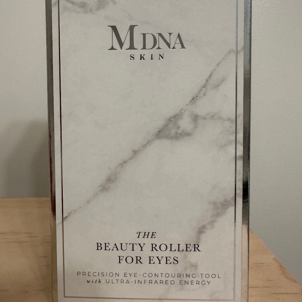 MDNA Skin Beauty Roller for Eyes